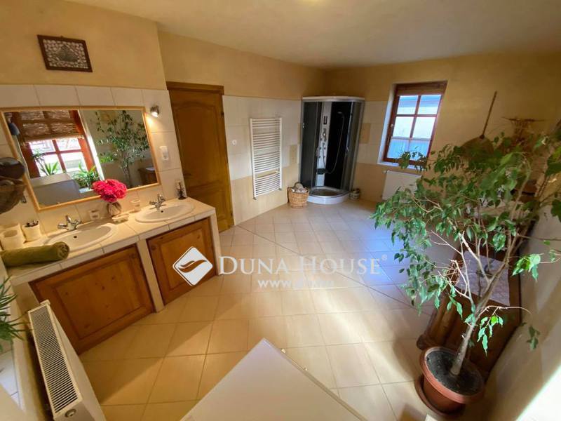 House 180 m² Hosszuheteny, Hungary