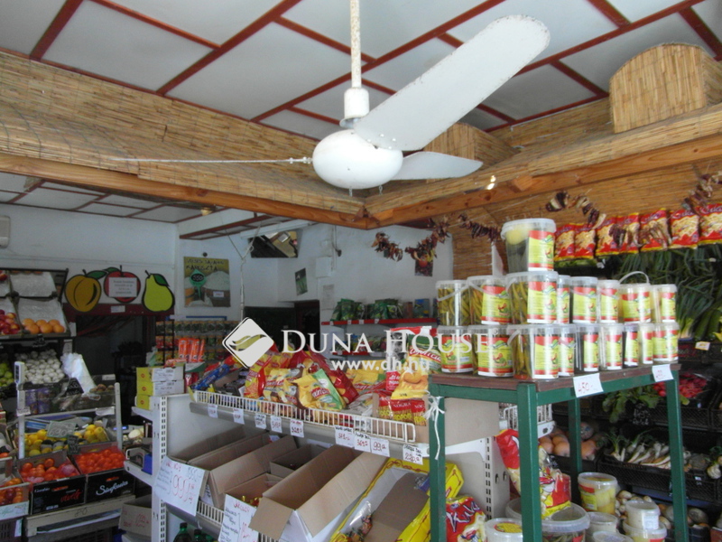Commercial property 180 m² in Esztergom, Hungary