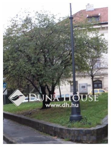 Eladó jó állapotú lakás