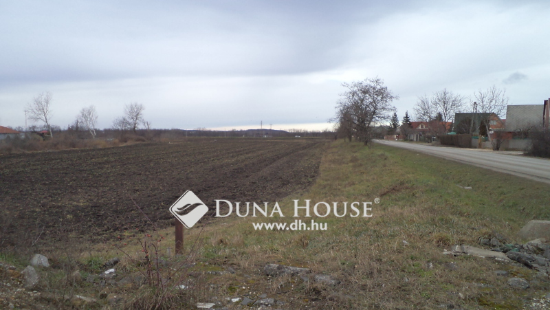 Land 4 862 m² Tarnok, Hungary